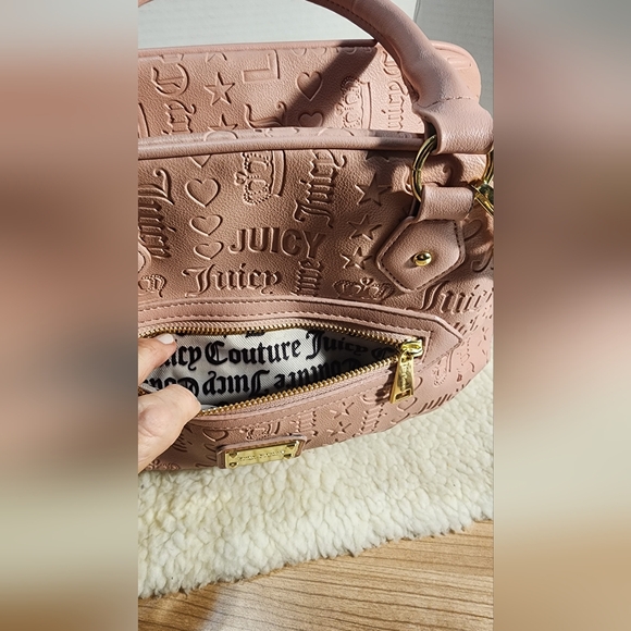 Juicy Couture Pink Taffy Daydreamer satchel. - Picture 5 of 15